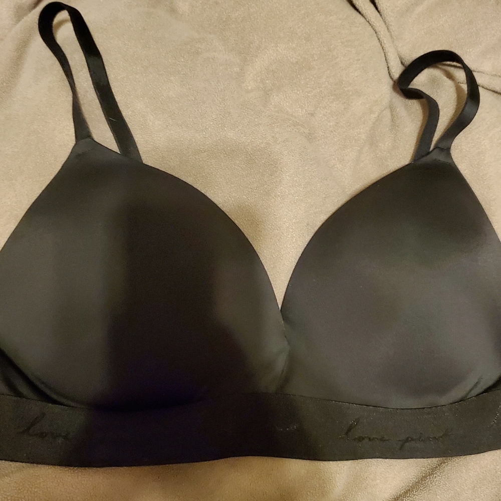 Victoria secret pink wear anywhere wireless push up bra 36d black